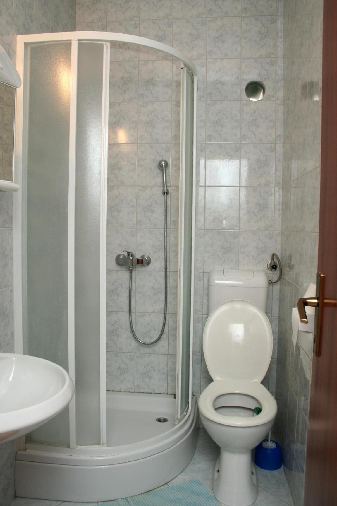 Apartments By The Sea Sucuraj, Hvar - 136 Bilik gambar